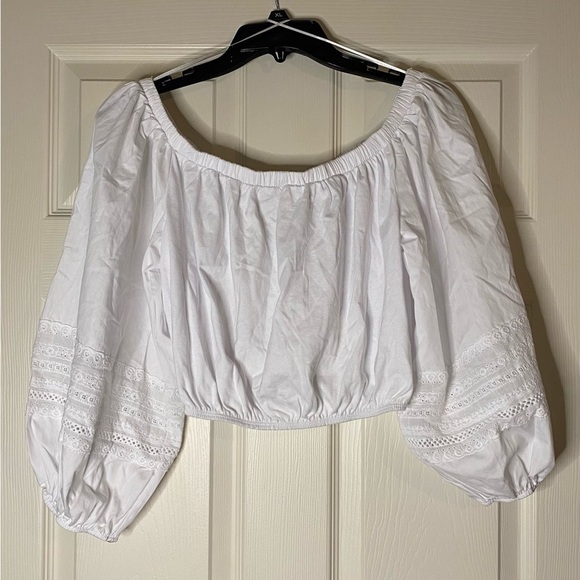 NWT Industry Off The Shoulder Women’s Top - Picture 2 of 7